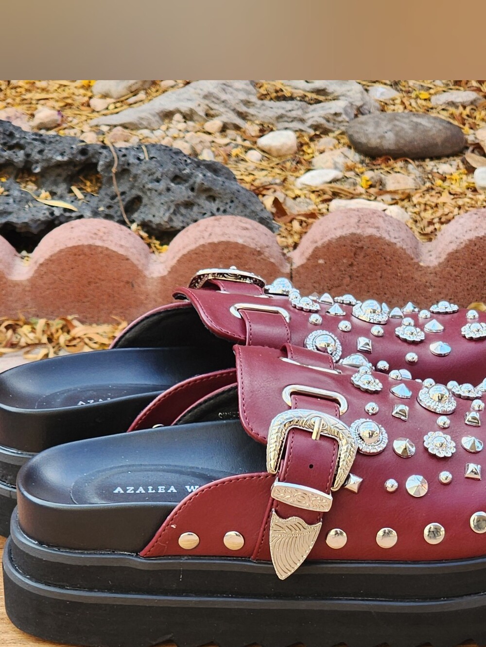 Azalea Wang Women's Swiftly Studded Burgundy Platform Clog with Buckle Size 6.5 - Picture 7 of 8